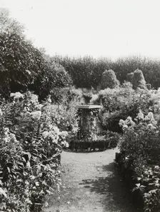 "Maudesleigh," Frederick Strong Moseley house, Newburyport, Massachusetts, 1920. Creator: Frances Benjamin Johnston