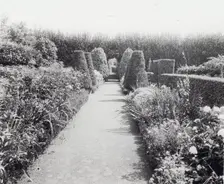 "Maudesleigh," Frederick Strong Moseley house, Newburyport, Massachusetts, 1920. Creator: Frances Benjamin Johnston