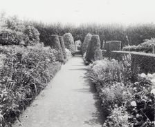 "Maudesleigh," Frederick Strong Moseley house, Newburyport, Massachusetts, 1920. Creator: Frances Benjamin Johnston