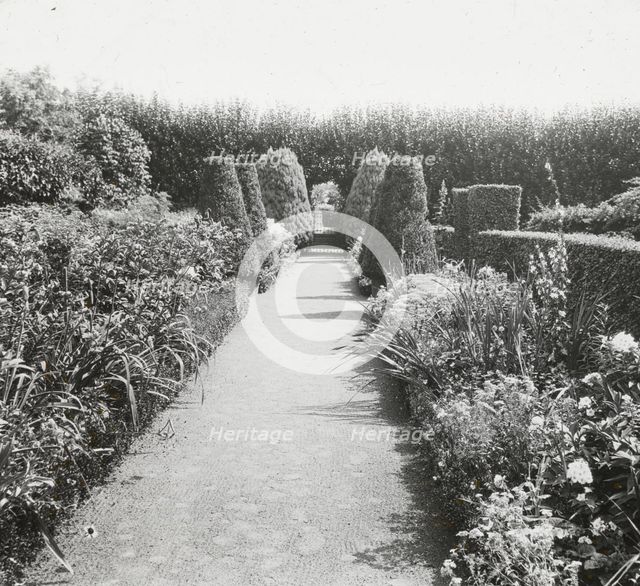 "Maudesleigh," Frederick Strong Moseley house, Newburyport, Massachusetts, 1920. Creator: Frances Benjamin Johnston.