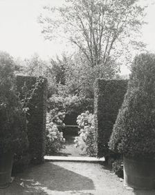 "Maudesleigh," Frederick Strong Moseley house, Newburyport, Massachusetts, 1920. Creator: Frances Benjamin Johnston