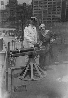 Mabel Garrison & Captain Pierce, 16 Jul 1917. Creator: Bain News Service