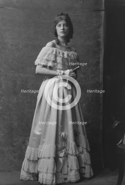 MacKaye, Elsie Herbert, Miss, portrait photograph, 1917 May 1. Creator: Arnold Genthe.