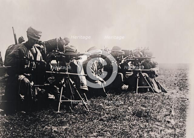 Machine gunners, c1914-c1918. Artist: Unknown.