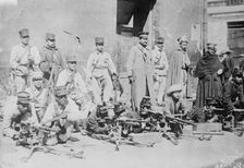 Machine gunners, City of Mexico, 1913. Creator: Bain News Service