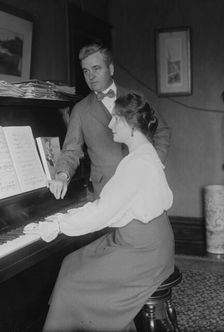 MacLennan & Easton, between c1915 and c1920. Creator: Bain News Service