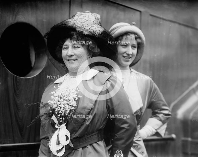 Madame Gadski and daughter, 1912. Creator: Bain News Service.