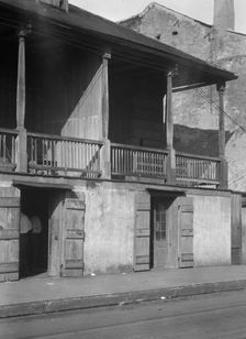 Madame John's Legacy, 632 Dumaine Street, New Orleans, between 1920 and 1926. Creator: Arnold Genthe