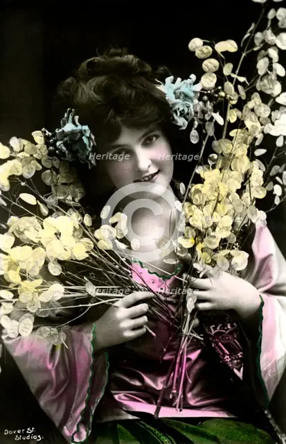 Madge Lessing (1866-1932), German actress, early 20th century.Artist: Dover Street Studios