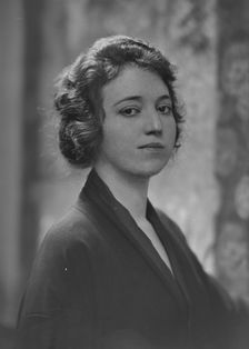 Madden, Frances, Miss, portrait photograph, not before 1916. Creator: Arnold Genthe