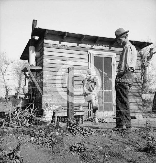 Madera County, family from near Dallas, Texas, 1939. Creator: Dorothea Lange.