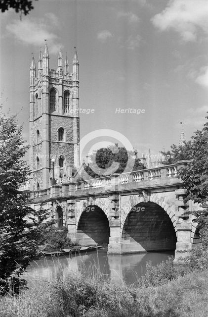 Magdalen Bridge, Oxford, 1945-1980. Artist: Eric de Maré