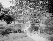 Magnesia spring, Virginia Hot Springs, c.between 1910 and 1920. Creator: Unknown