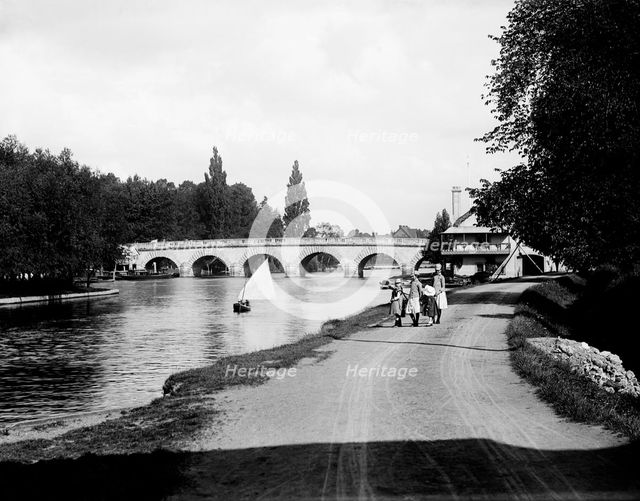 Maidenhead Bridge, Berkshire, 1885. Artist: Henry Taunt.