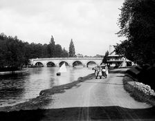 Maidenhead Bridge, Berkshire, 1885. Artist: Henry Taunt