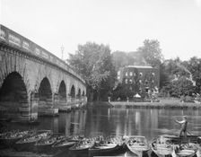 Maidenhead Bridge, Maidenhead, Berkshire, c1860-c1922. Artist: Henry Taunt