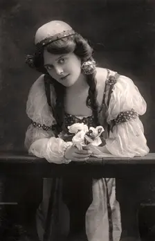 Maie Ash, actress, 1900s.Artist: Dover Street Studios