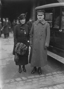 Maj. Gen. Barnett & wife, 1918. Creator: Bain News Service