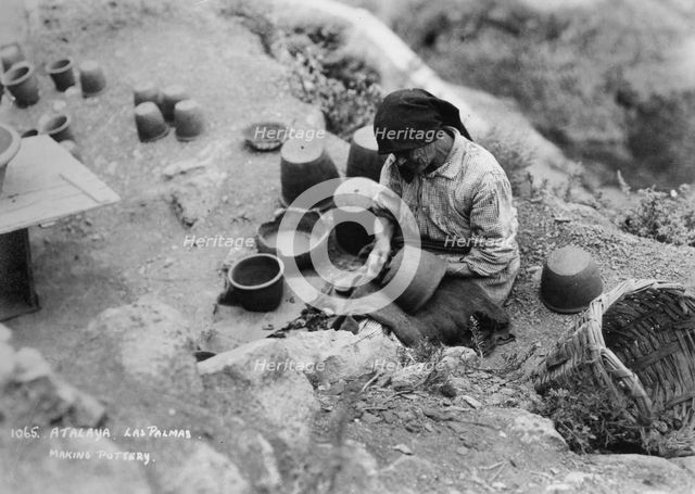 Making pottery, Atalaya, Las Palmas, Gran Canaria, Canary Islands, Spain, c1920s-c1930s(?). Artist: Unknown