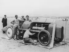 Malcolm Campbell with 1920 Sunbeam, (c1920?)