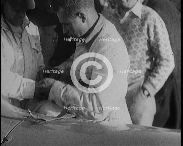Malcolm Campbell with Blue Bird/Bluebird in South Africa, 1929. Creator: British Pathe Ltd.