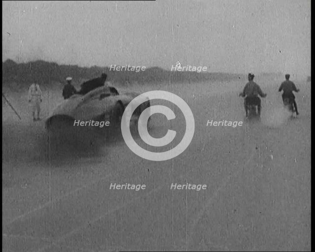 Malcolm Campbell with Blue Bird/Bluebird in South Africa, 1929. Creator: British Pathe Ltd.