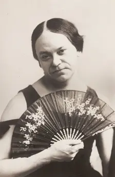 Malcolm Scott in character as a "Gibson Girl", 1908. Creator: Unknown