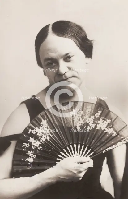 Malcolm Scott in character as a "Gibson Girl", 1908. Creator: Unknown.