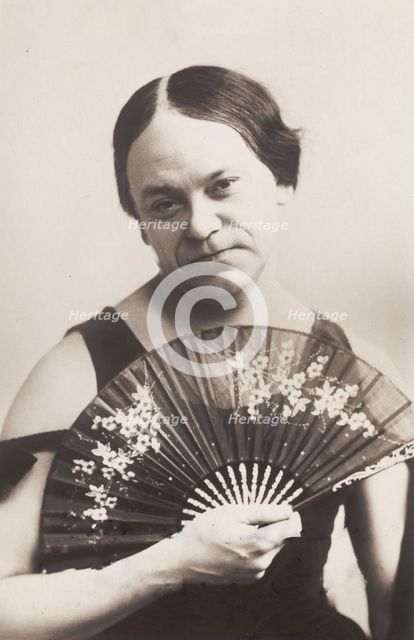 Malcolm Scott in character as a "Gibson Girl", 1908. Creator: Unknown.