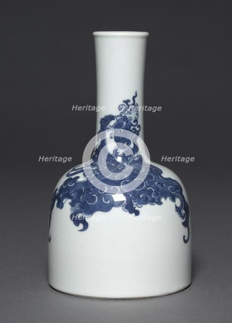 Mallet-Shaped Bottle with Phoenixes, 1662-1722. Creator: Unknown.