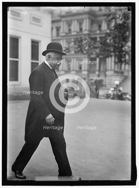Man At White House, Washington, D.C., between 1911 and 1920. Creator: Harris & Ewing.