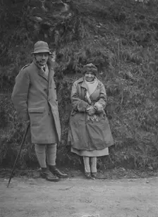 Man and woman in 1920s dress. Artist: Bill Brunell
