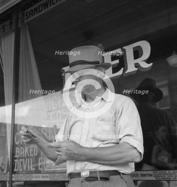 Man who was mayor of Siler City, North Carolina, twenty-five years ago, 1939. Creator: Dorothea Lange.