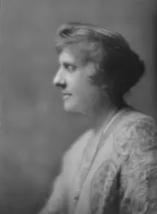 Mannes, David, Mrs., portrait photograph, 1916 Apr. 28. Creator: Arnold Genthe