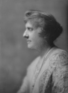 Mannes, David, Mrs., portrait photograph, 1916 Apr. 28. Creator: Arnold Genthe
