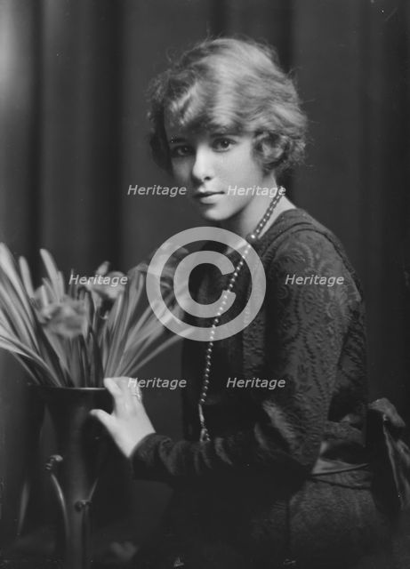 Mannes, Ethel, Miss, portrait photograph, not before 1915. Creator: Arnold Genthe.