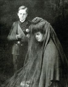 Manuel II (1889-1932), Last King of Portugal with his mother Queen Amelia, photo in the Ilustrac…