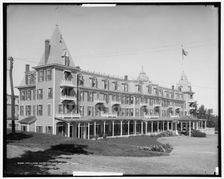 Maplewood Hotel i.e. House and lawn, Maplewood, N.H., between 1900 and 1915. Creator: Unknown