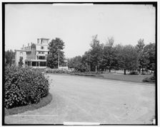 Maplewood House cottages and lawn, Maplewood, N.H., between 1900 and 1915. Creator: Unknown