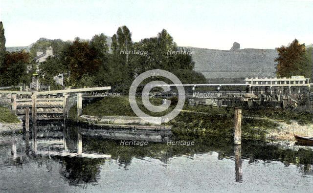 Mapledurham Lock, Oxfordshire, 20th Century. Artist: Unknown
