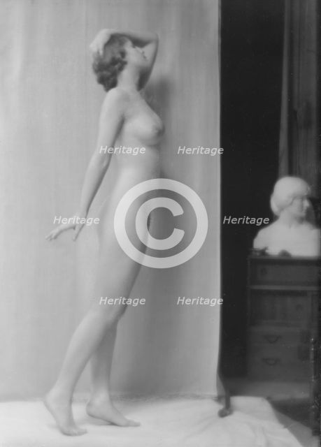 Marcellus, Irene, portrait photograph, 1915. Creator: Arnold Genthe.