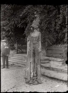 Marchesa Luisa Casati at Palazzo Venier dei Leoni, 1913. Creator: Fortuny y Madrazo, Mariano (1871-1949)