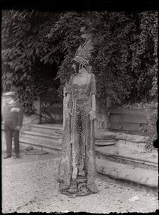 Marchesa Luisa Casati at Palazzo Venier dei Leoni, 1913. Creator: Fortuny y Madrazo, Mariano (1871-1949)