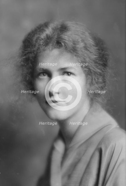 Marburg, Frances, or Frances Warburg, portrait photograph, 1914 June 4. Creator: Arnold Genthe.