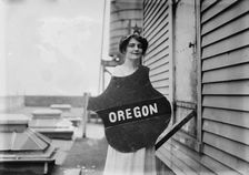 Margaret Howe [Oregon], 1913. Creator: Bain News Service