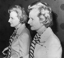 Margaret Thatcher with her wax portrait for Madame Tussauds, 7th October 1975