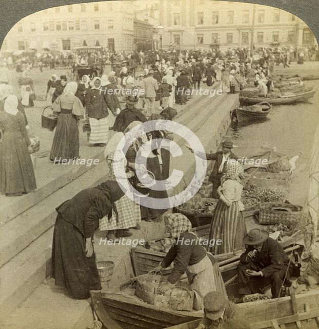 Market boats, Helsinki, Finland.Artist: Underwood & Underwood