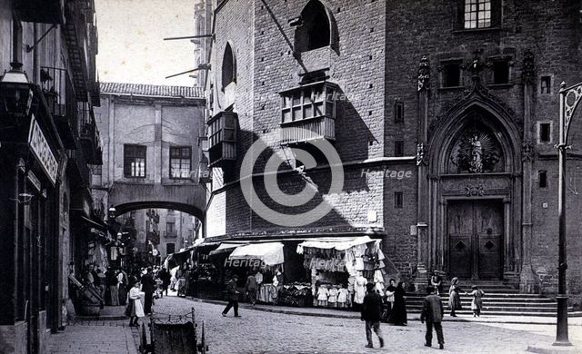 Market in front of the Borne door, behind Santa Maria del Mar, 1915.