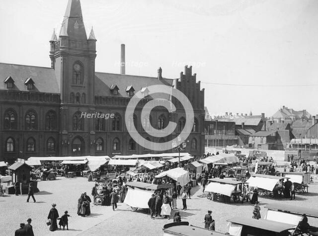 Market in the Town Hall Square, Landskrona, Sweden, 1904. Artist: Unknown