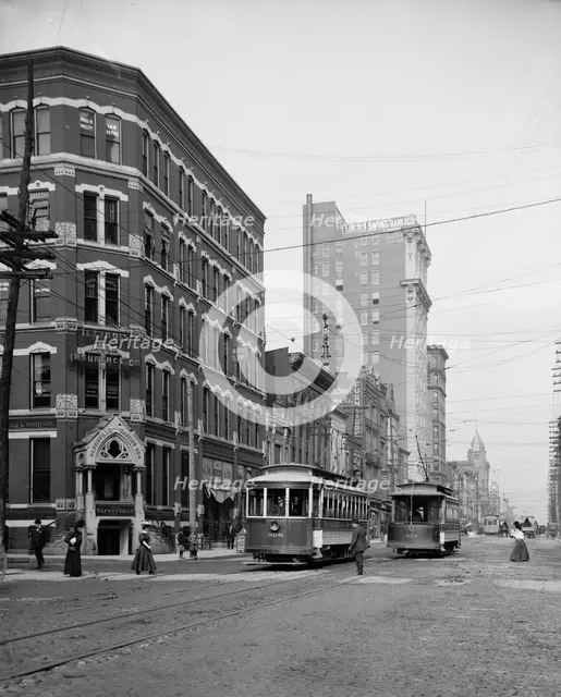 Market Street, Louisville, Ky., between 1900 and 1910. Creator: Unknown.